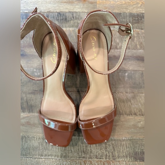 Circus by Sam Edelman Jardine Brown Block Heel Sandals - Picture 4 of 10